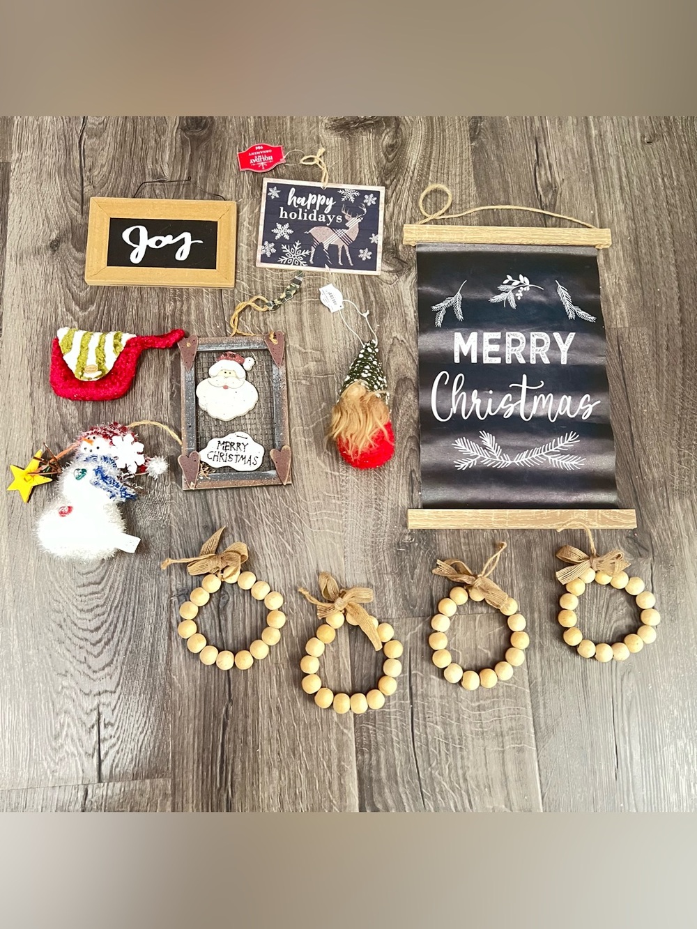 10 Christmas Ornament Bundle & Decorative Scroll